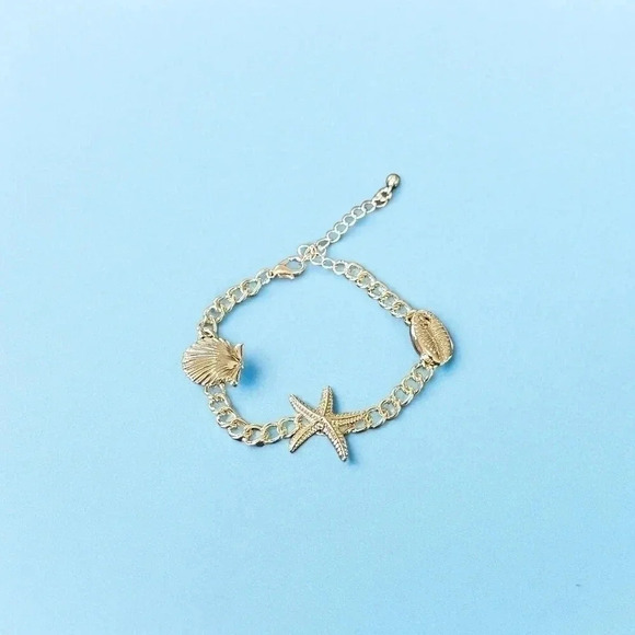 Gold Plated Beach Shell Starfish Charm Bracelet - Picture 1 of 2